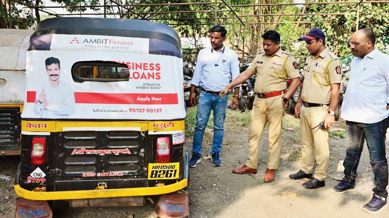 Auto rickshaw allegedly used to transport body. Pics/Nimesh Dave