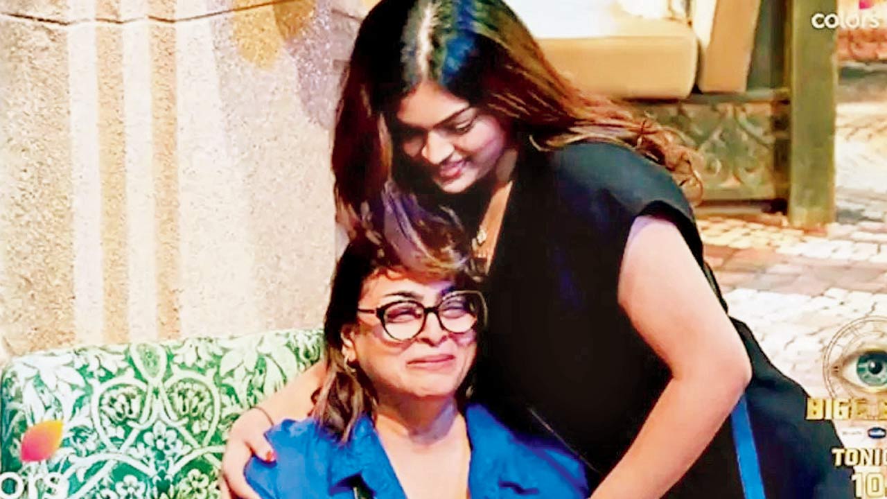 Following her elimination, Shilpa Shirodkar (in blue) met her daughter Anoushka, and subsequently began to watch the show’s live-stream 