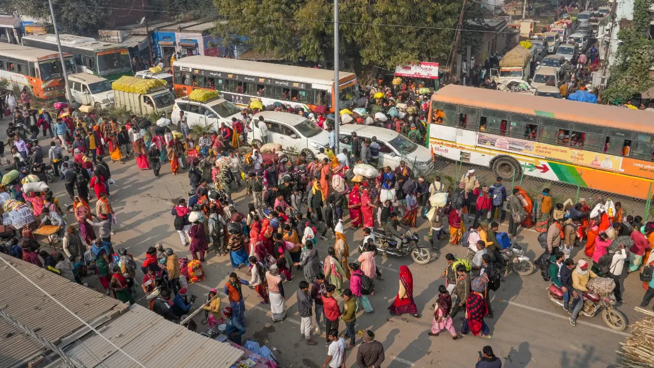 On Wednesday, more than 7.64 crore devotees had a 'snan' at the Maha Kumbh, the highest in a single day so far. The footfall since the beginning of the mega event had crossed 27.58 crore by the end of Wednesday, according to the Uttar Pradesh government