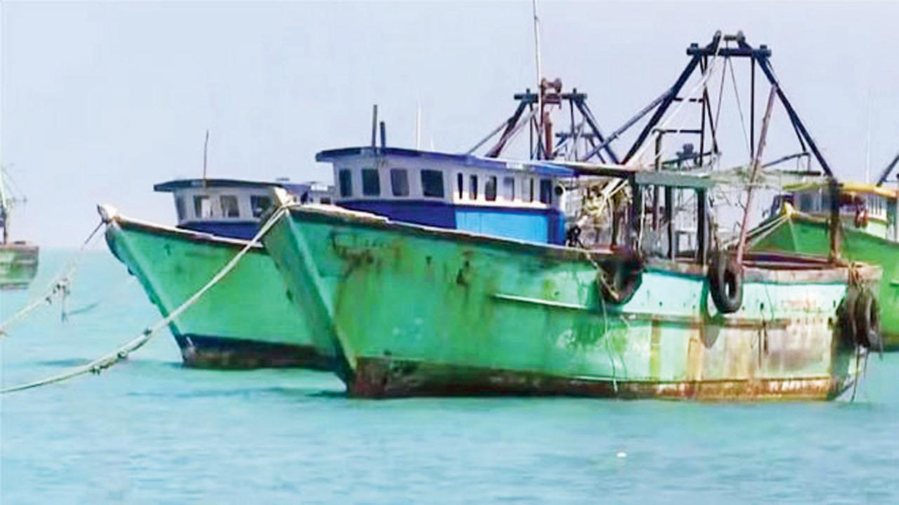 Sri Lankan navy arrests Indian fishermen