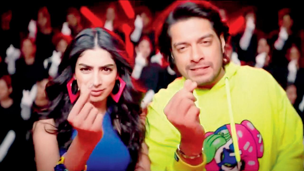 Khushi Kapoor and Junaid Khan in Loveyapa