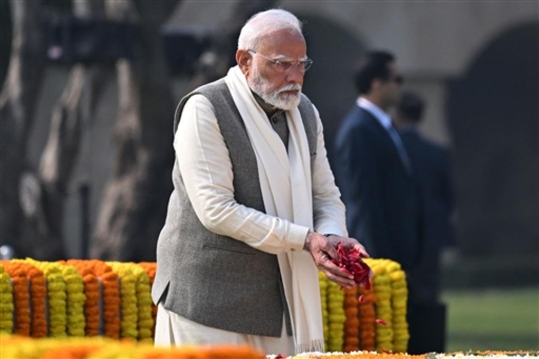IN PHOTOS: President Murmu and PM Modi paid tribute to Mahatma Gandhi at Rajghat