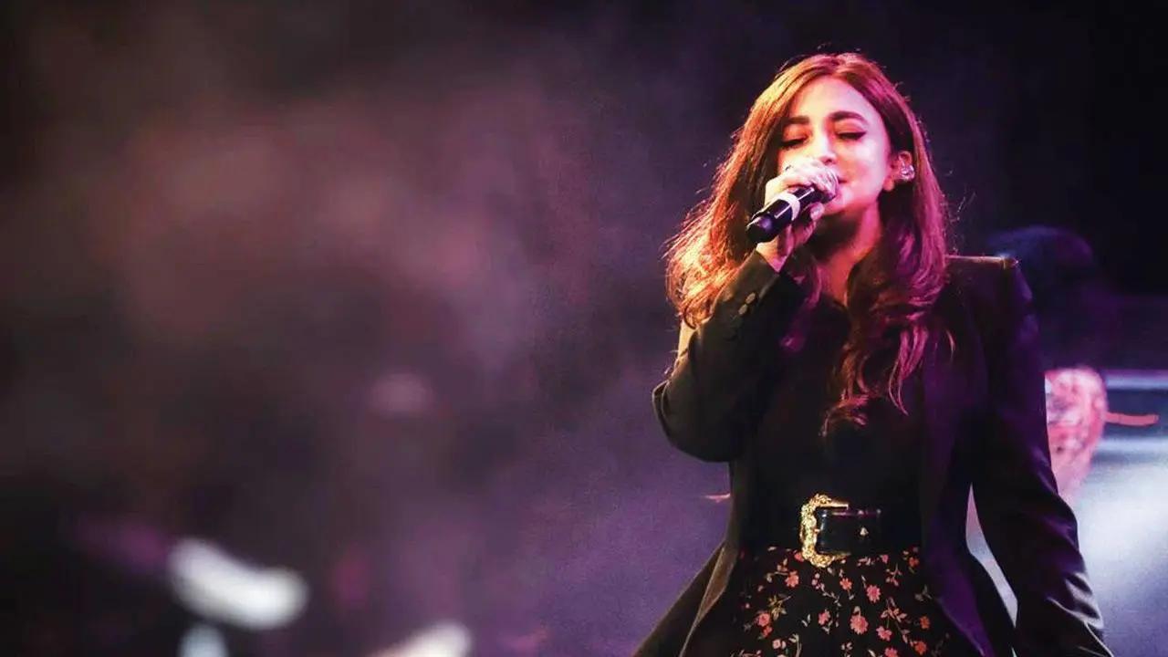 Monali Thakur reacts to reports of being admitted to hospital