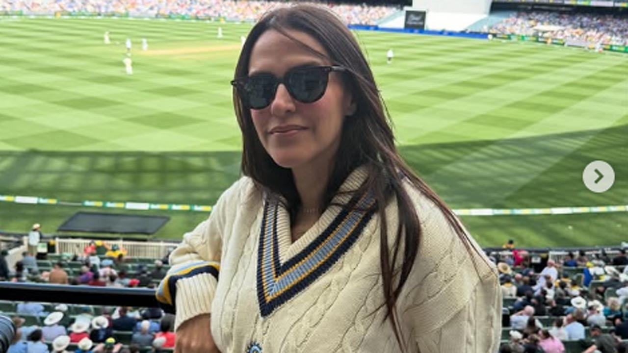Neha Dhupia pays tribute to Bishan Singh Bedi during IND vs AUS match