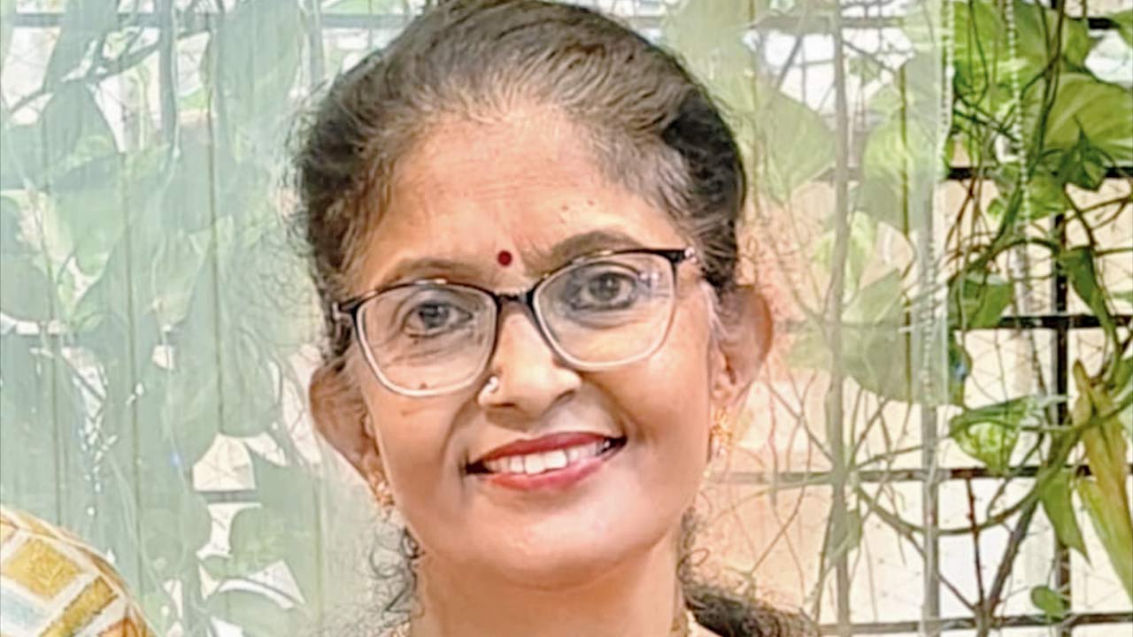 Mahalakshmi Ravinarayan, senior tutor