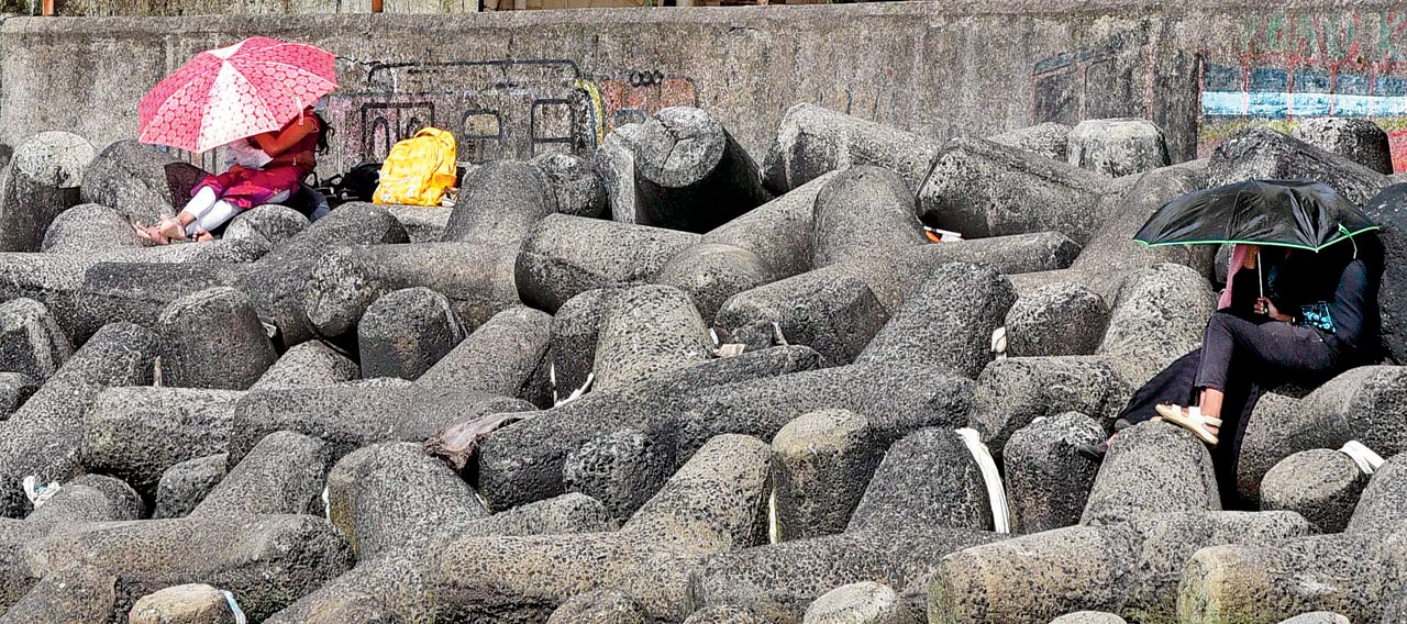 Rocky road for romance. Pic/Shadab Khan