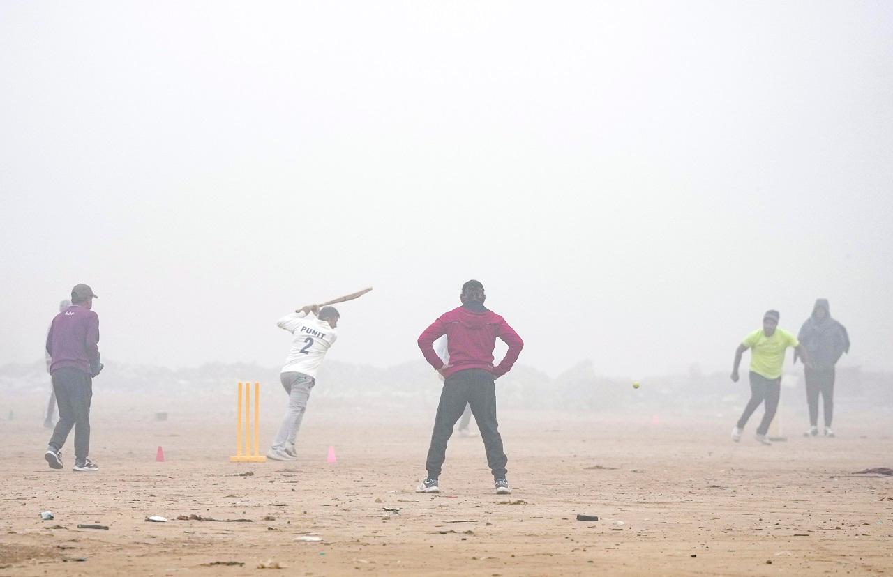In a related development, air quality in the national capital was in the 'very poor' category, with an Air Quality Index (AQI) reading of 380 at 9 am, according to Central Pollution Control Board data
