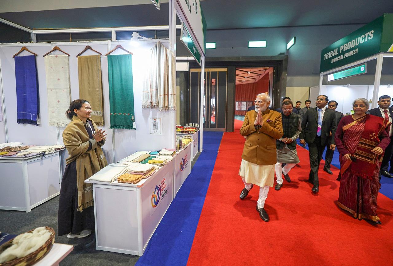 PM Modi also interacted with the artisans at Grameen Bharat Mahotsav 2025 which is being organised at Bharat Mandapam
