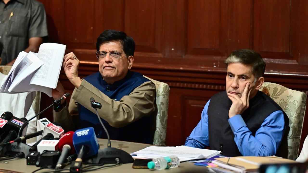 In the high-level meeting with top civic officials, Piyush Goyal reviewed a wide array of projects aimed at modernising north Mumbai’s infrastructure and enhancing public welfare