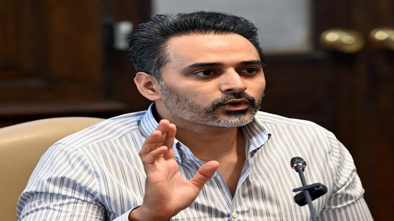 Maharashtra Pollution Control Board Chairman Siddhesh Kadam was also present for the meeting