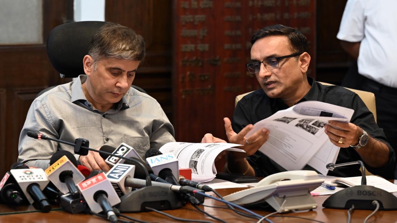 On Thursday, Maharashtra Environment and Climate Change Minister Pankaja Munde had also convened a high-level meeting to tackle Mumbai's deteriorating air quality
