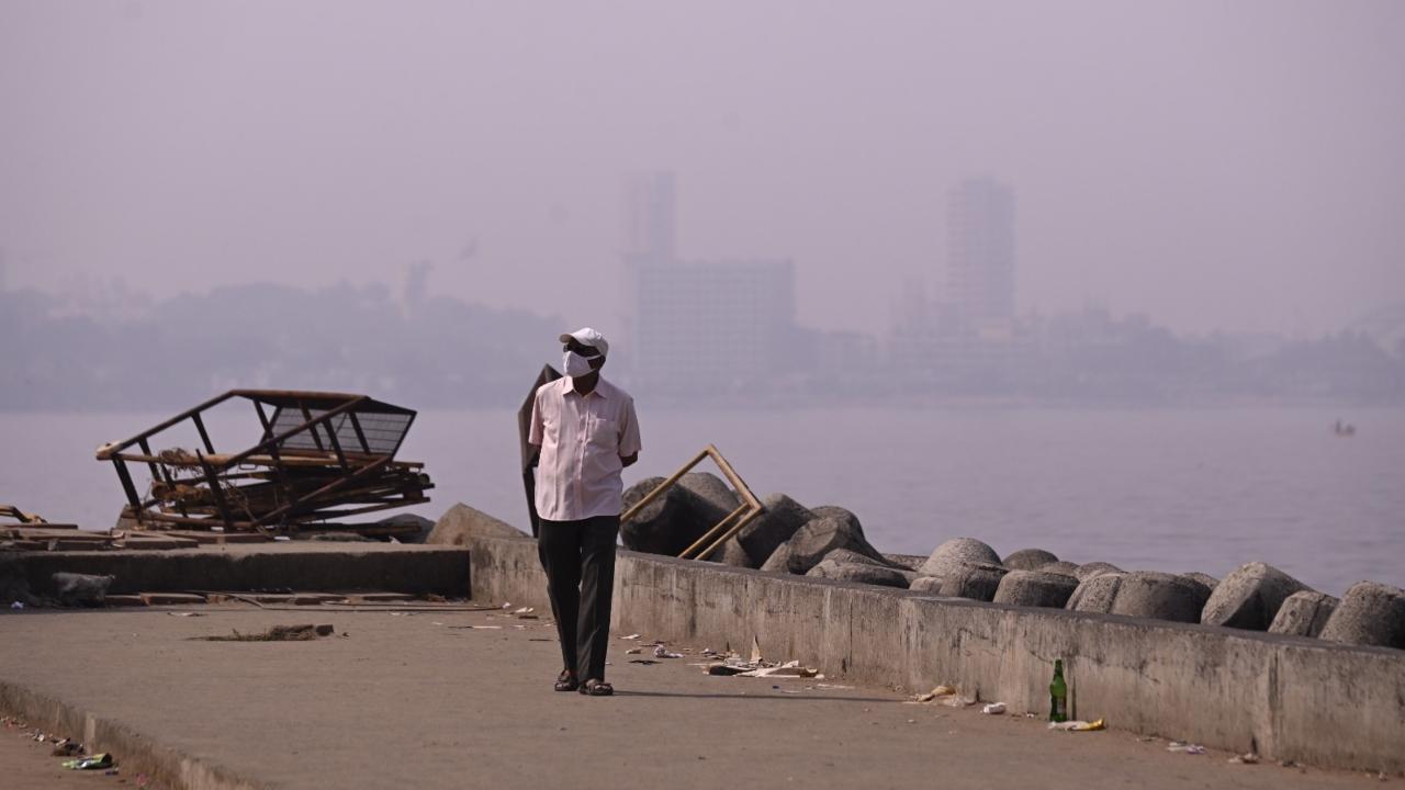 Mumbai recorded an AQI of 122 (moderate) on Tuesday evening 