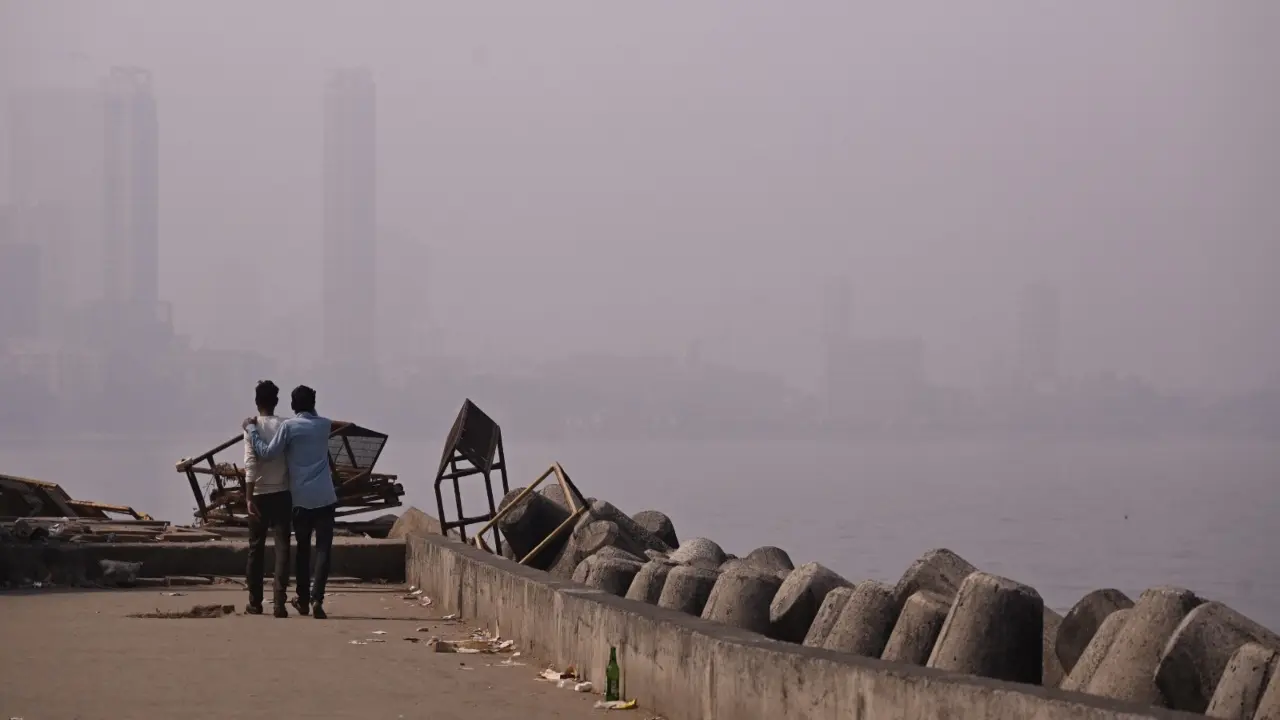 On Tuesday, Mumbai woke up to a blanket of haze, with a minimum temperature of 18 degrees Celsius