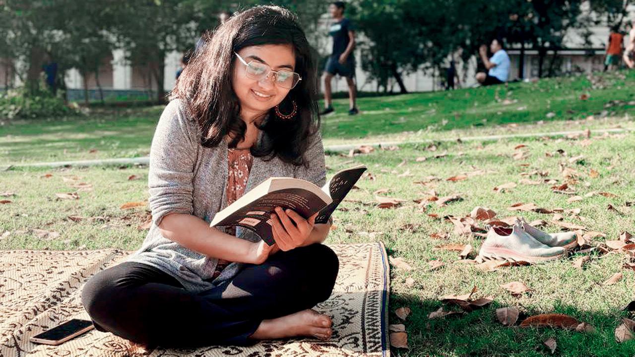 A reader at a silent reading session  