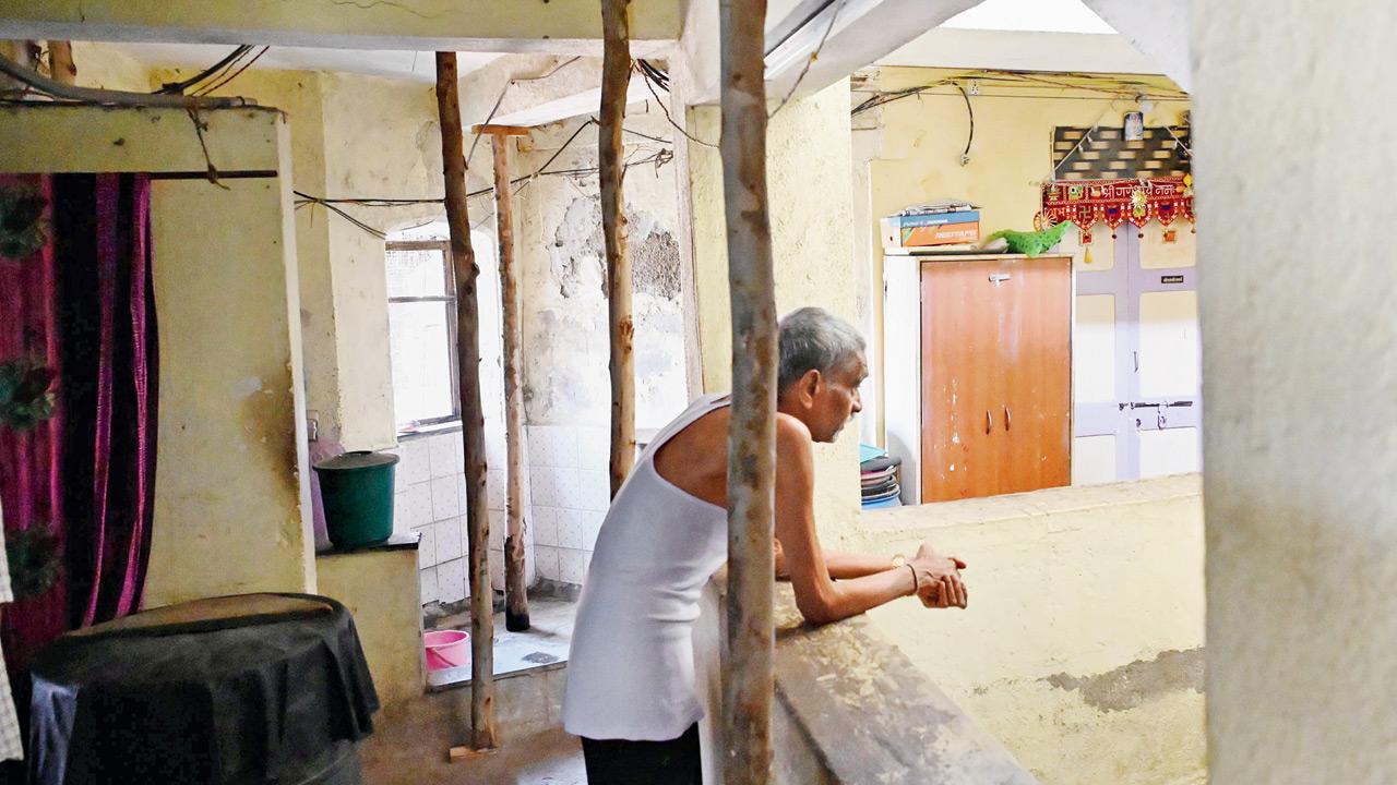 Residents live in cramped up conditions and share toilets. PICS/SAYYED SAMEER ABEDI