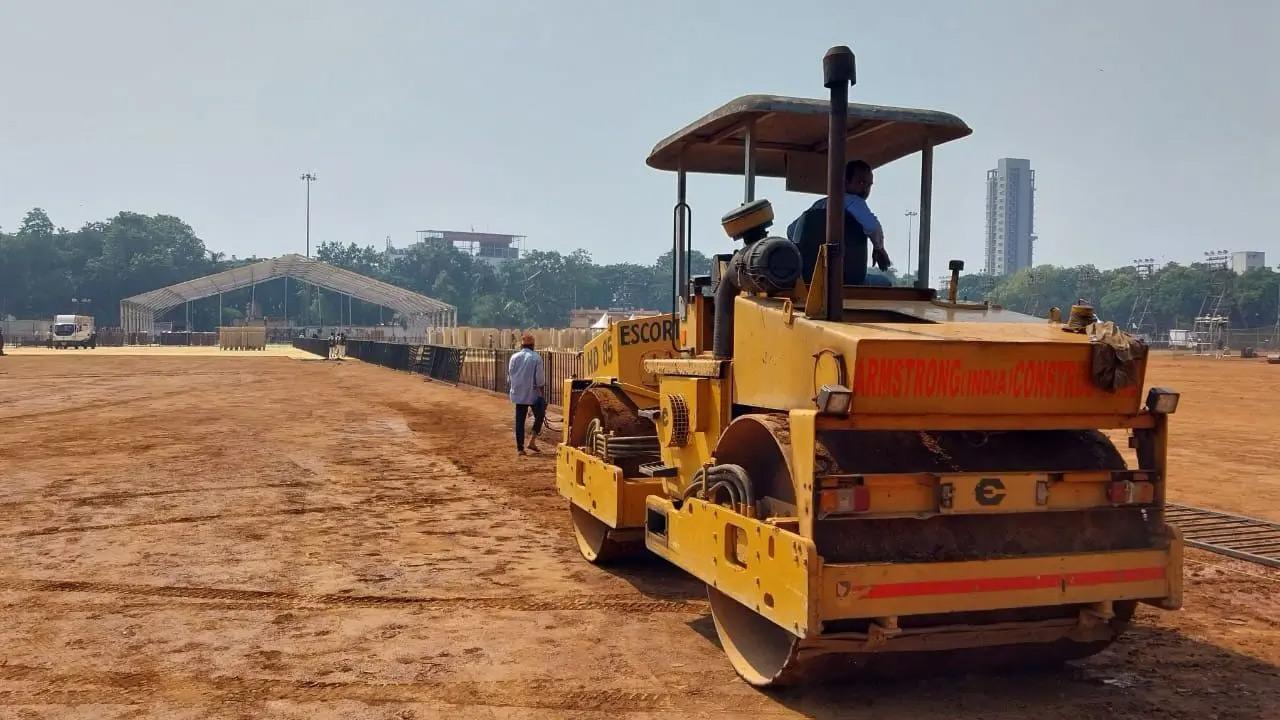 Mumbai: BMC starts spraying water, using road roller at Shivaji Park