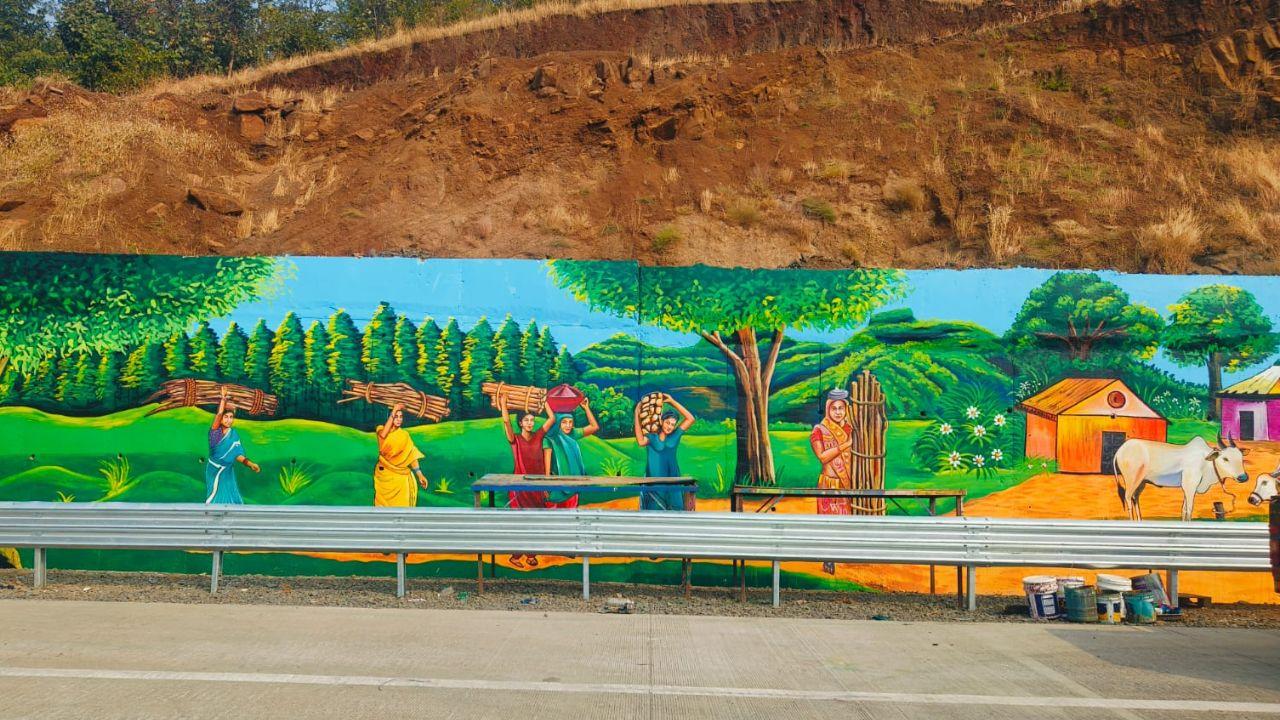 To enhance the travel experience starting from the Amane interchange in Thane district, the tunnels have been adorned with local artistic expressions