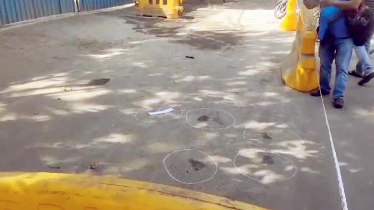 Police cordoned off the crime scene. PIC//FAIZAN KHAN