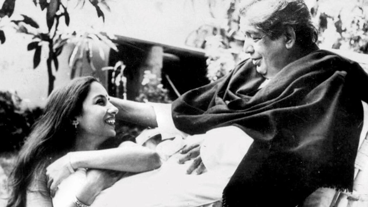 Kaifi Azmi (right) with his daughter, Shabana Azmi. pic courtesy/instagram