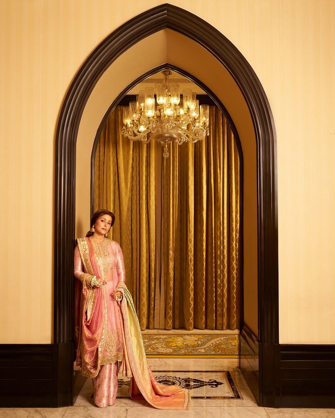 Hina Khan walked the runway in a light pink traditional outfit. She highlighted that the event was meant to celebrate the spirit of India, acknowledging that everyone faces challenges or has overcome struggles, making us all survivors