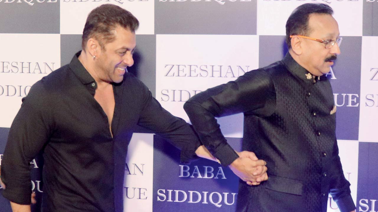 Salman Khan and Baba Siddique at an Iftaar party in 2022
