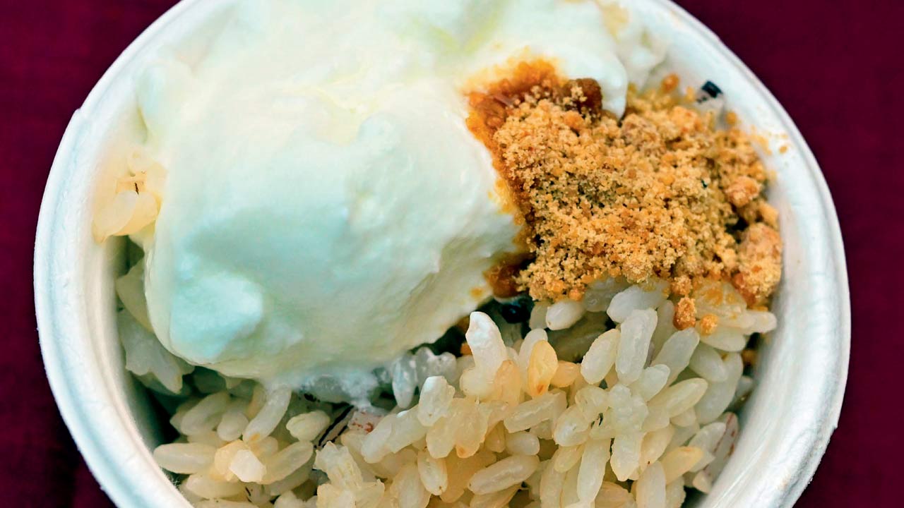 Kumol saul with cream and jaggery
