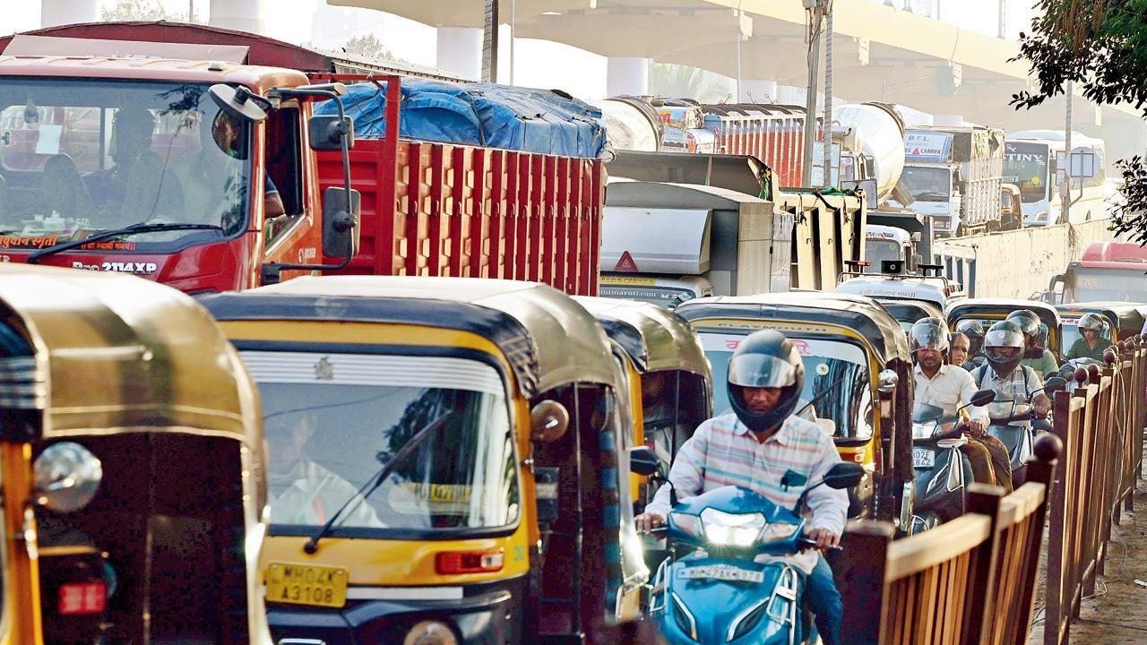 Mumbai: Toll waiver comes with the air pollution at the toll nakas