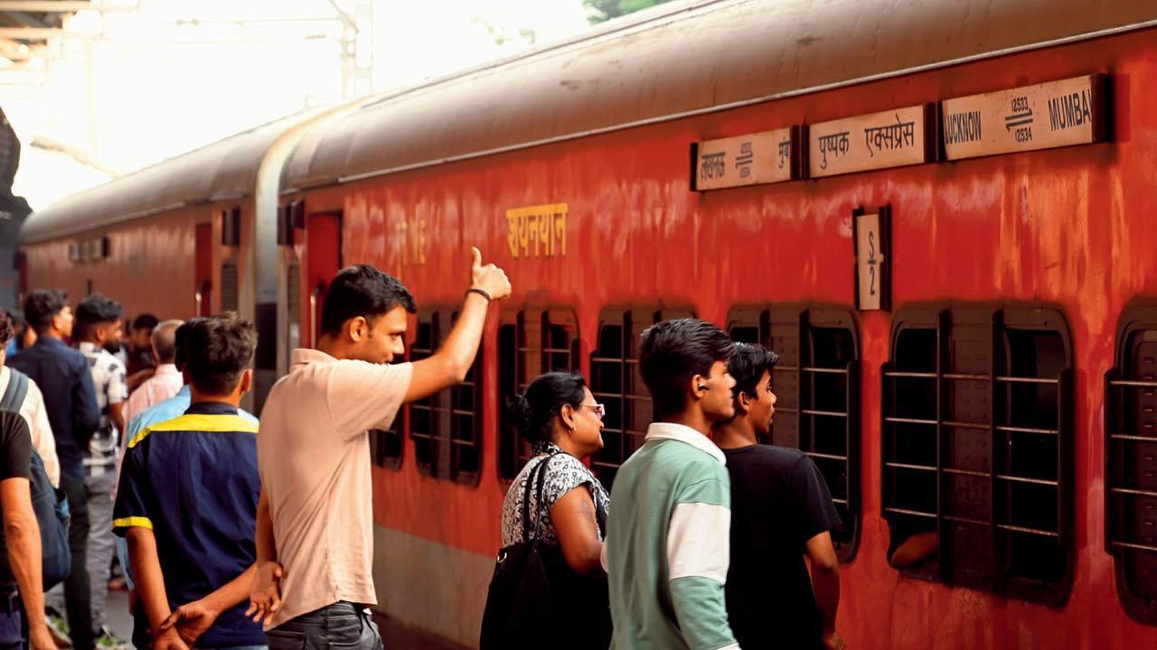 Jalgaon train accident: Many victims were Nepalese labourers, security guards