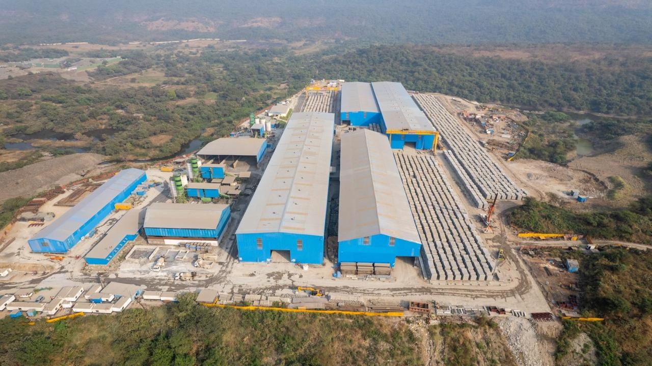 At ADIT (Additionally Driven Intermediate Tunnel) portal, a 394-metre-long tunnel was completed last May in a record time of six months. This has facilitated two additional NATM faces for excavation, in addition to the Shilphata site. As a result, 1,111 metres of tunnelling work has been achieved so far, with 622 metres completed towards BKC and 489 metres towards Ahmedabad