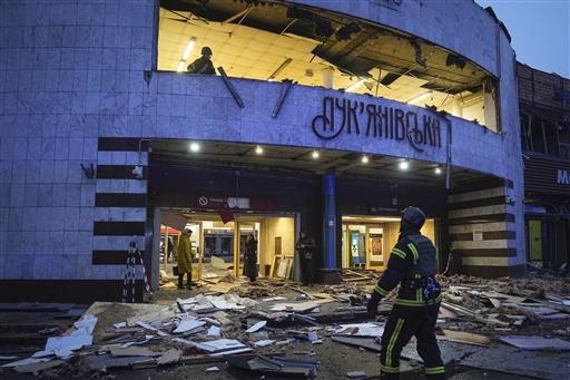 Kyiv’s mayor, Vitalii Klitschko, reported broken windows and significant damage to a residential building in the Shevchenkivskyi district. Smoke was observed at the entrance of the residential building in Shevchenkivskyi following the attack.