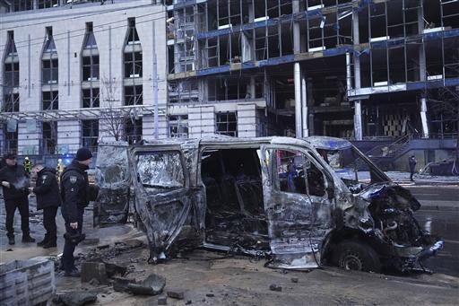 The victims were killed by falling debris in Shevchenkivskyi, according to Kyiv City Military Administration head Timur Tkachenko. Desnyansky district also experienced falling debris due to the Russian strikes.