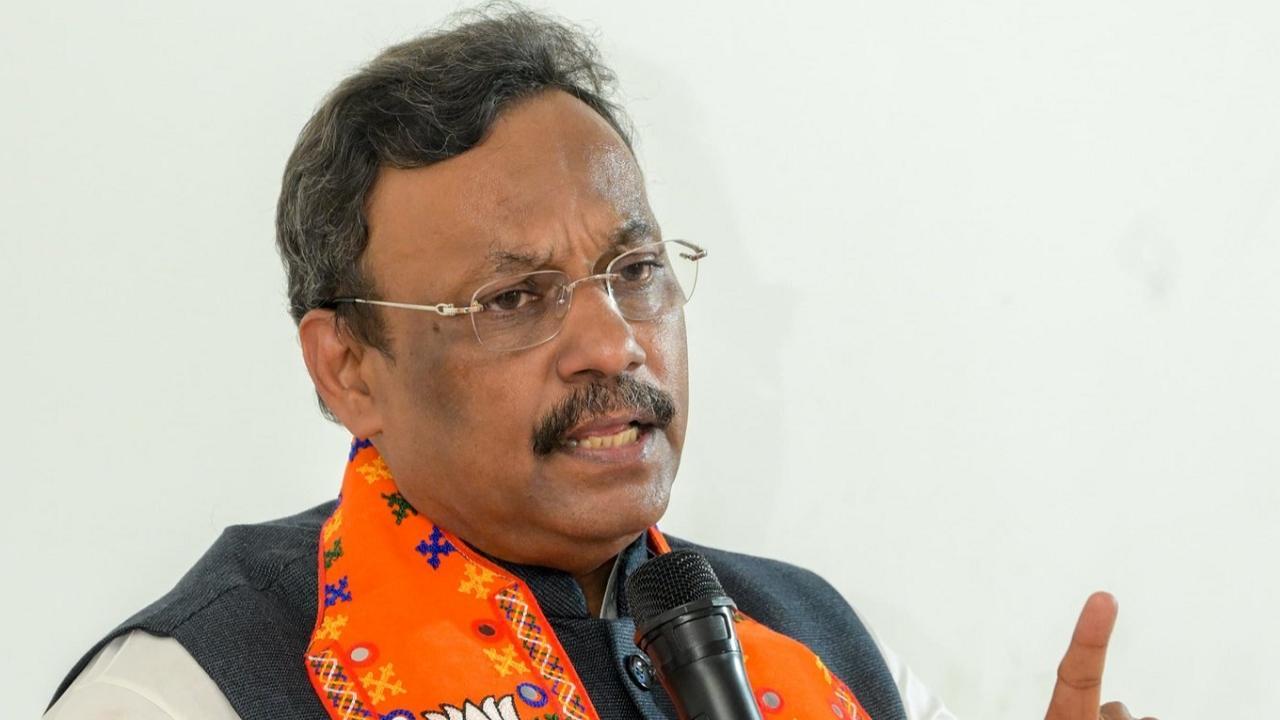 BJP leader Vinod Tawde hits out at Sharad Pawar for his criticism of Amit Shah