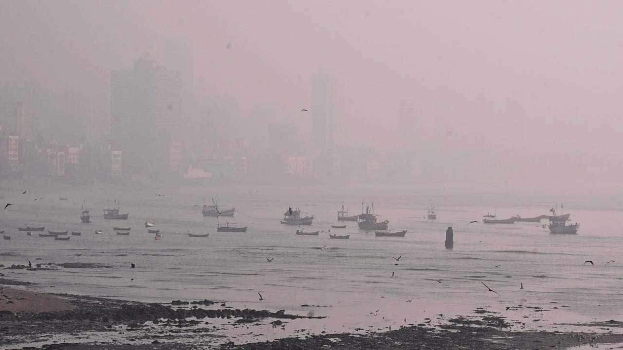 An aerial view of South Mumbai’s densely packed buildings forming “urban canyons”. These narrow spaces between high-rises restrict wind flow, creating pockets where pollutants like PM10 and PM2.5 accumulate, significantly contributing to poor air quality and health concerns for residents. This effect increases urban heat. Pic/File Photo