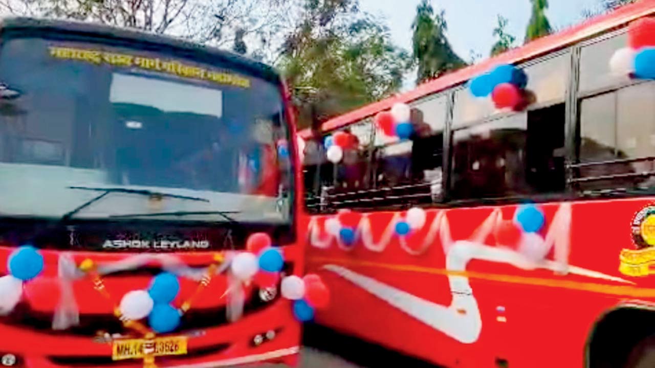 Maharashtra Transport Minister Pratap Sarnaik interacts with MSRTC operators in Thane. Pics/Rajendra B. Aklekar