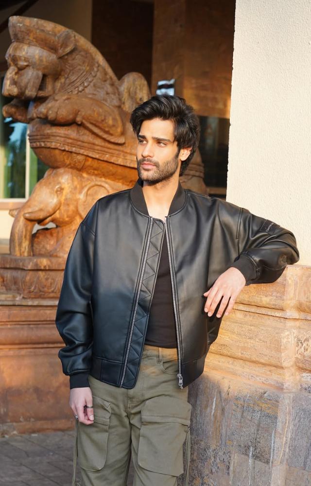 Ajay Devgn’s nephew Aaman Devgan marked his Bollywood debut with the film Azaad. It also stars Raveena Tandon’s daughter Rasha Thadani. 
