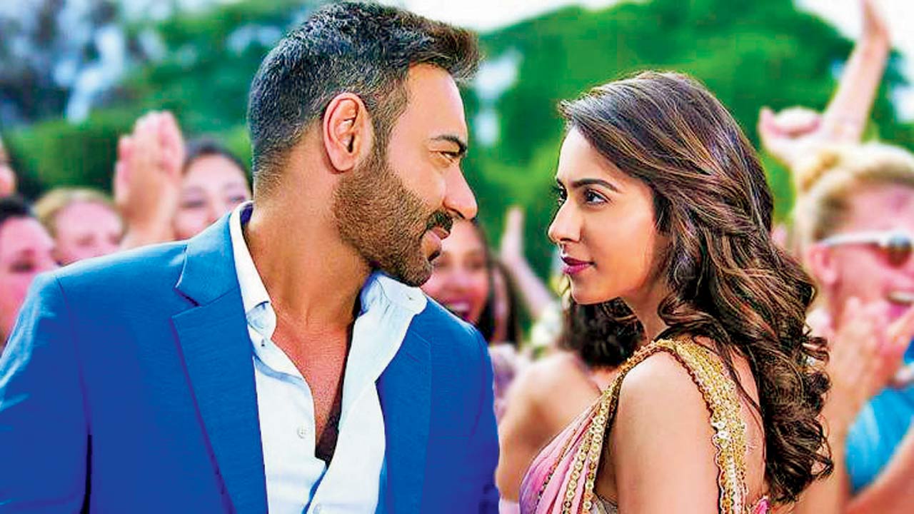 Ajay Devgn and Rakul Preet Singh in De De Pyaar De