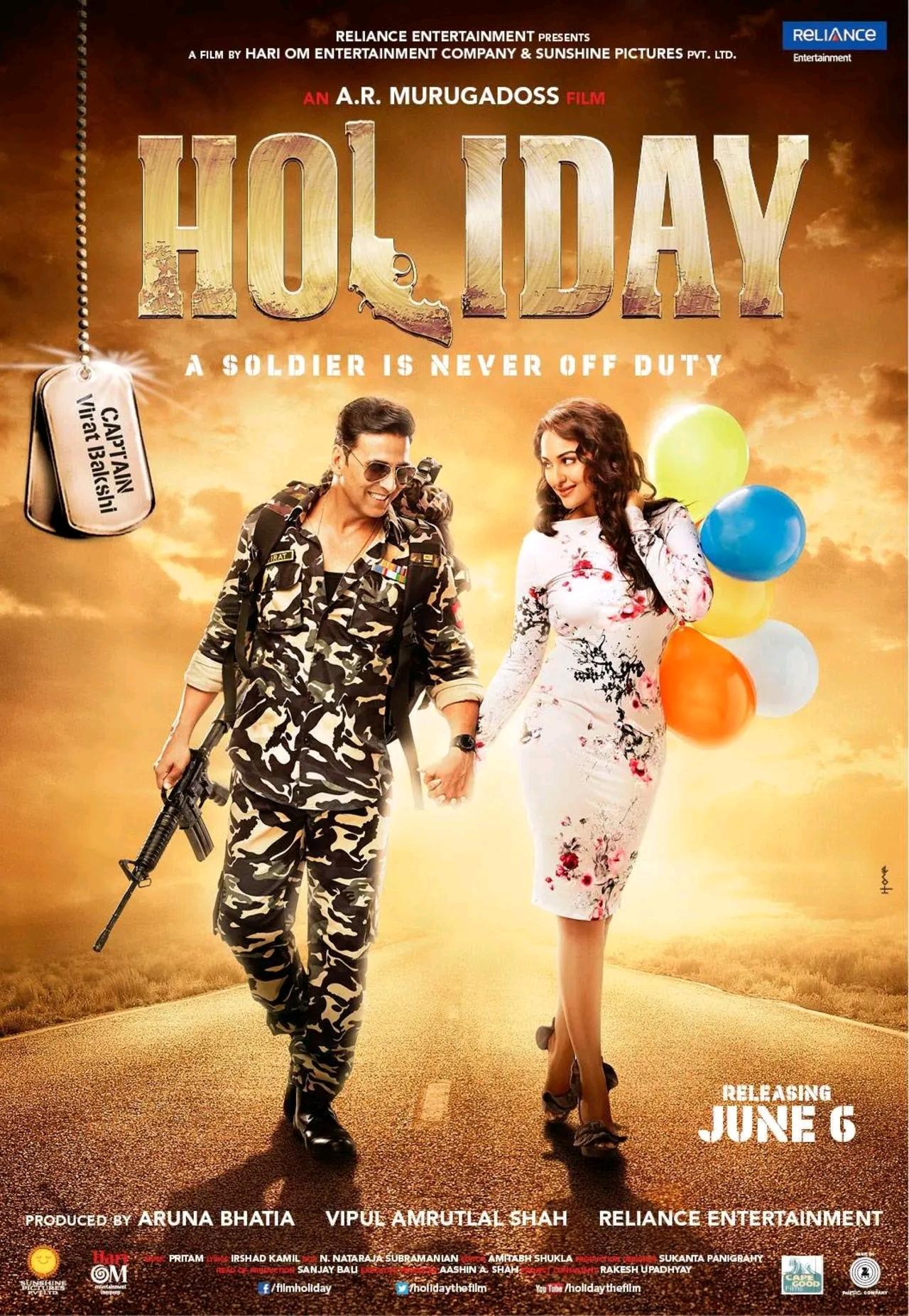 In 'Holiday: A Soldier Is Never Off Duty', Akshay played the role of an Army officer. It is the remake of the Tamil film 'Thuppakki'.