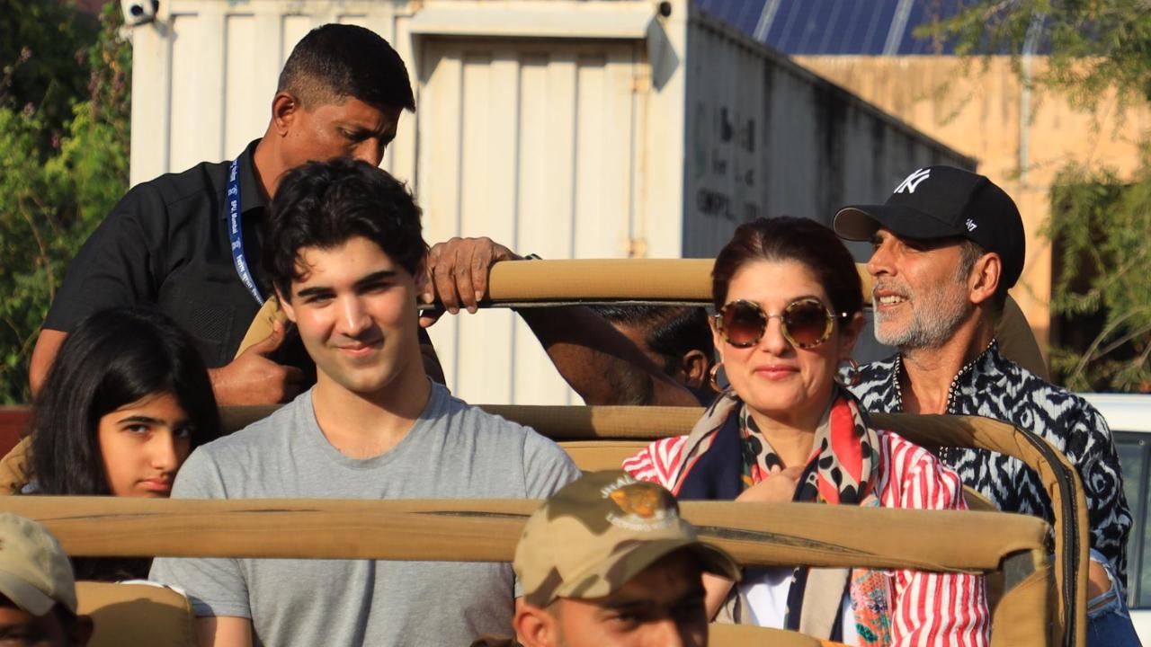Akshay Kumar and Twinkle Khanna enjoy leopard safari in Jaipur with their kids - watch video
