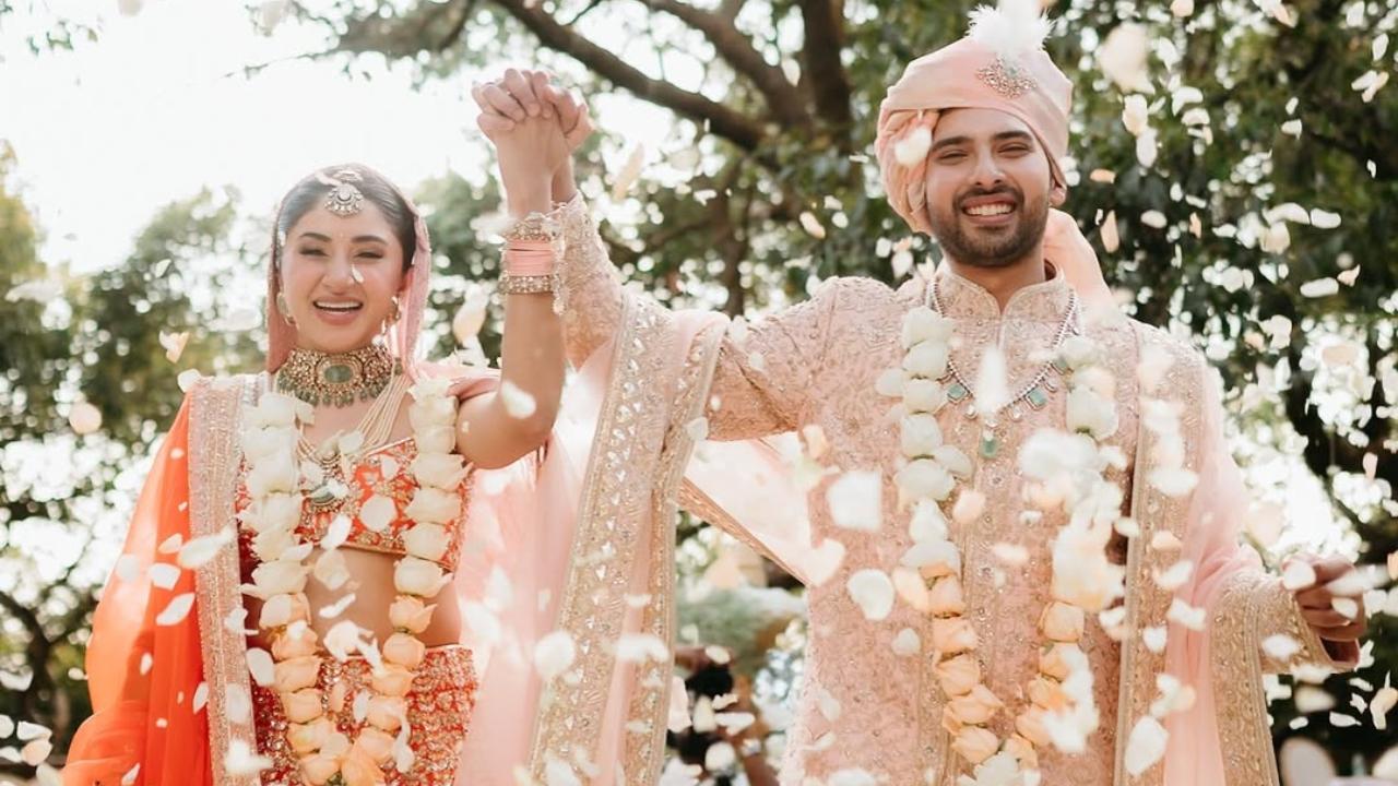 Armaan Malik has tied the knot with his girlfriend Aashna Shroff. The couple who got engaged in 2023 began the year promising a lifelong commitment to each other. Read more