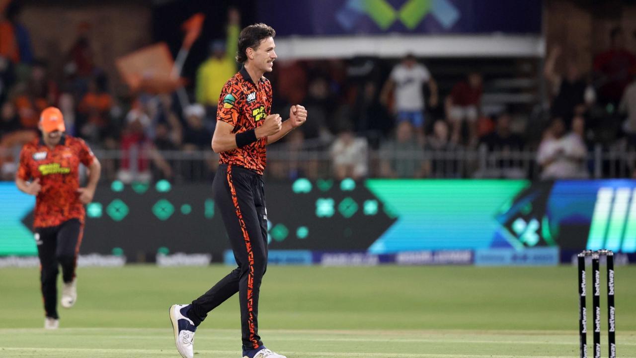 Sunrisers' steam train charges to third consecutive bonus point win