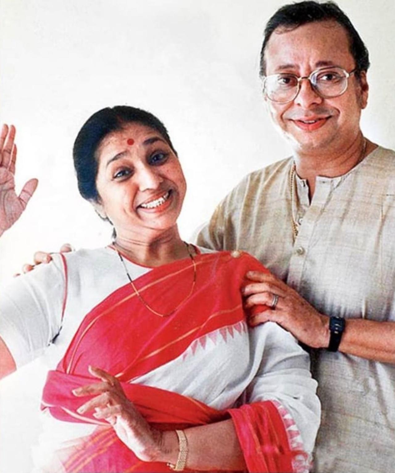 However, after a lot of persuasion, Asha agreed to marry him and they tied the knot in 1980. 
