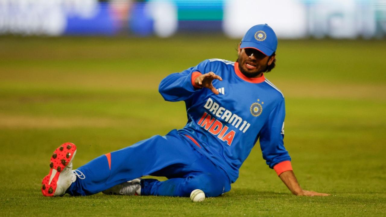 Bishnoi, who mostly bowls googlies, was very impressive as he went at an economy rate of 3.64 during the VHT campaign. Add to it, he has a very powerful arm, can field anywhere in the deep and is a fantastic catcher. While Chakravarthy has played under Gautam Gambhir at KKR, Bishnoi has also turned up under India's head coach during his time at the Lucknow Super Giants