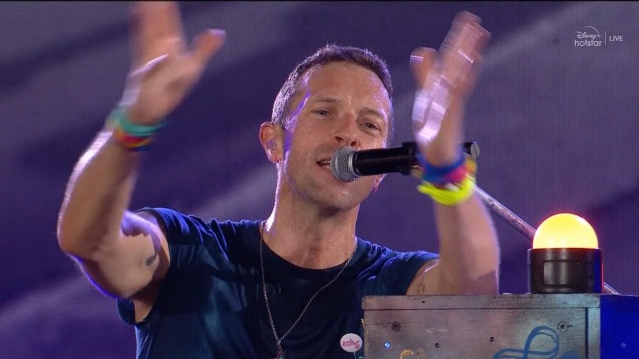 Coldplay in Ahmedabad! Chris Martin sings Vande Mataram, speaks in Gujarati