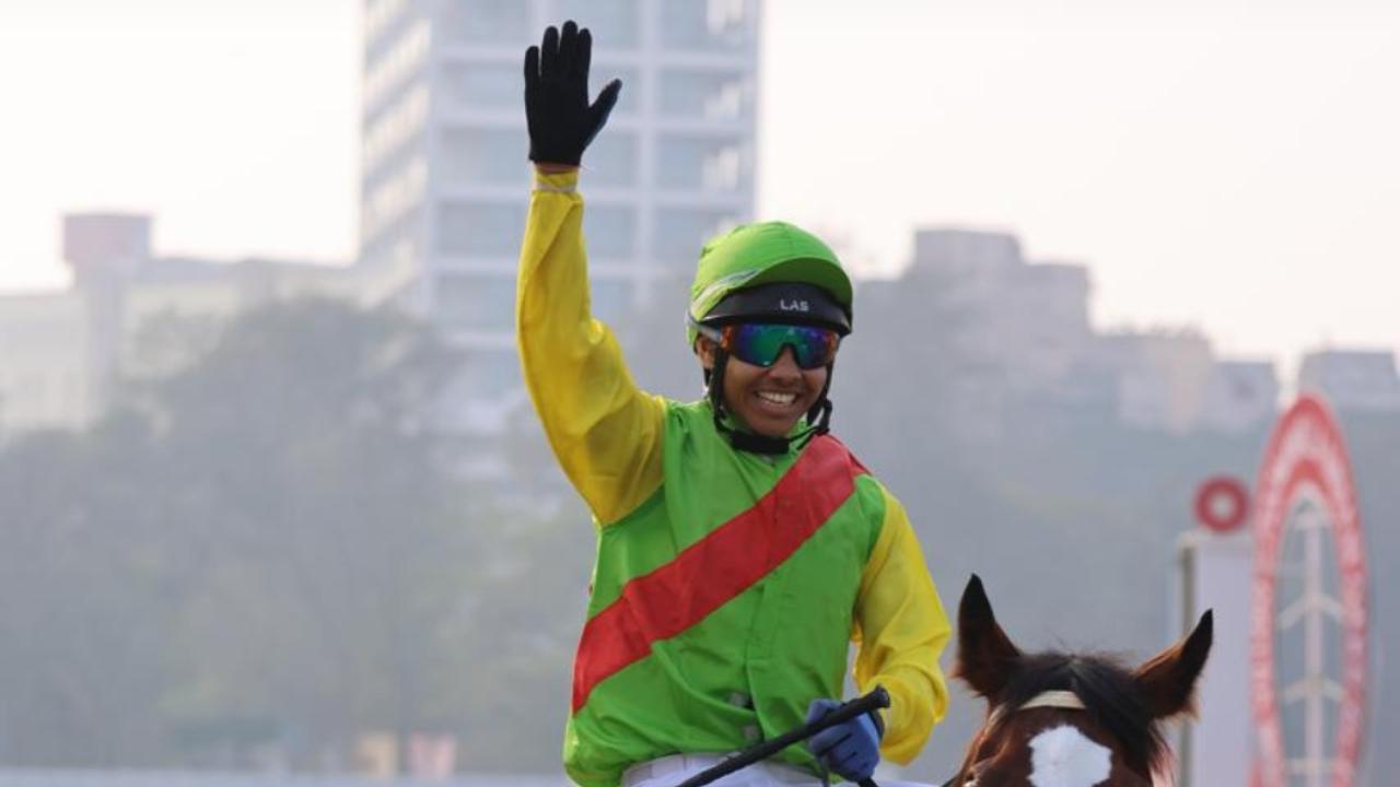 Psychic Star (Multitude - Psychic Light; Br: Usha)One of the six fillies in the fray, Psychic Star had done the unthinkable when, in quick succession, she won at three different centers (Pune, Huderabad and Mumbai). She rested for only three weeks after her loss in the 2000 Guineas, but bounced back to claim another Classic, the Villoo C Poonawalla Indian Oaks (Gr 1) over 2400m. Her regular companion is jockey Vivek G
