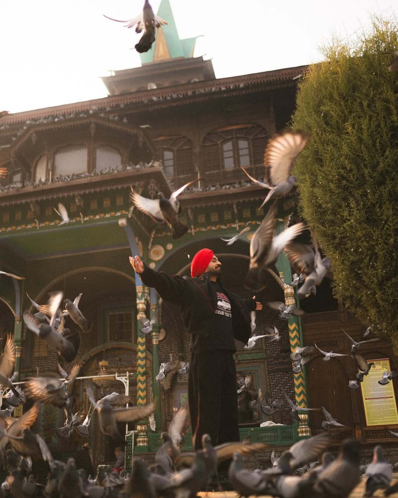 From Kashmir, the singer headed to Mumbai and recommended all to visit the beautiful city