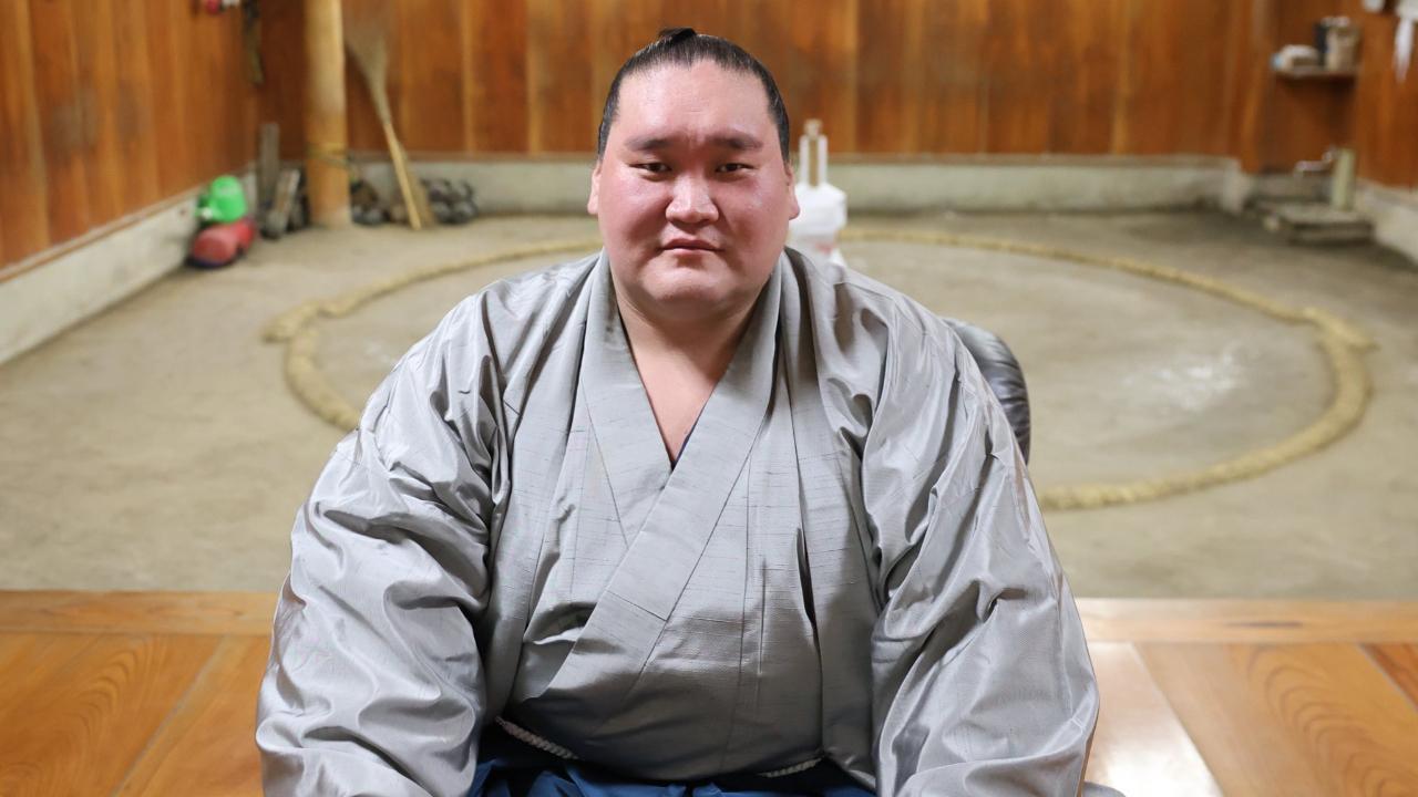 Lone wrestler at sumo's highest rank set to retire