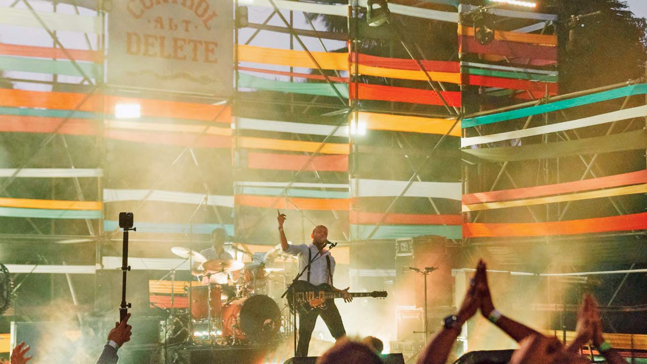 The duo during a performance