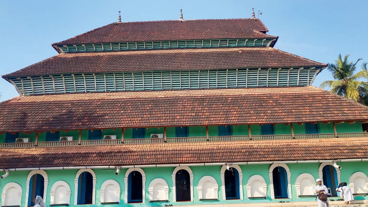  The façade of Mishkal Mosque in Kozhikode