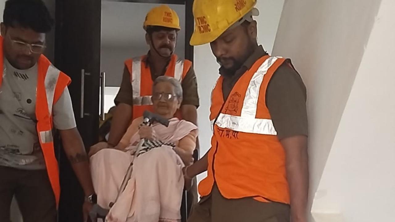 A team led by chief fire officer Girish Jhalke and Tadvi reached the spot with a fire vehicle, a rescue vehicle and a pickup vehicle