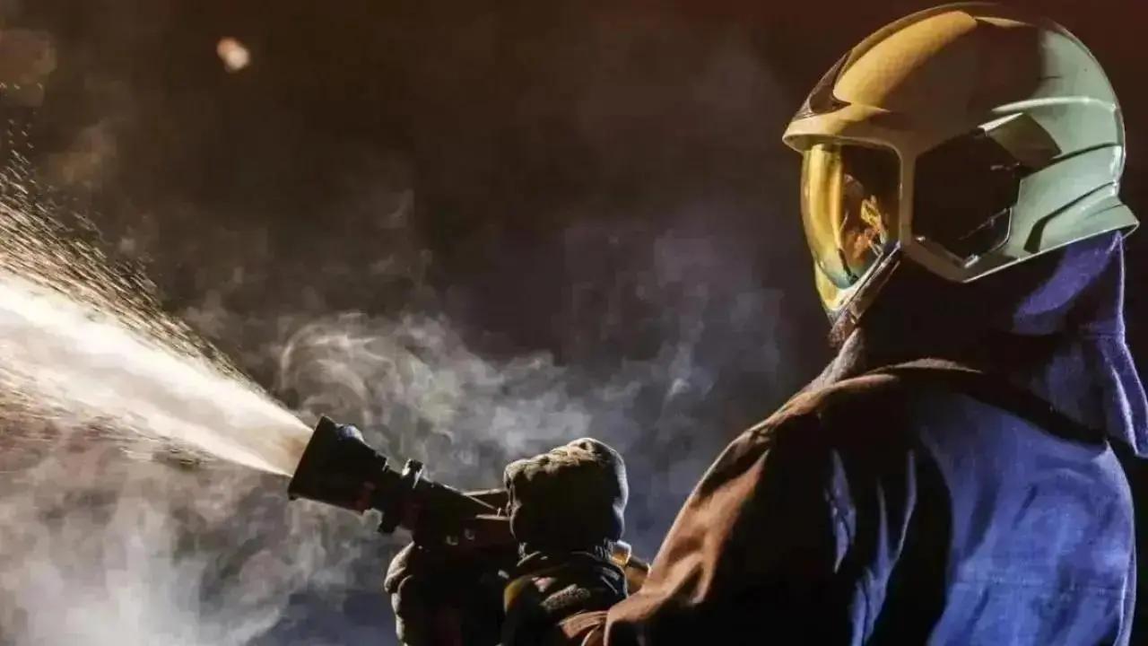 Mumbai: Fire breaks out in Sion building; no injuries reported